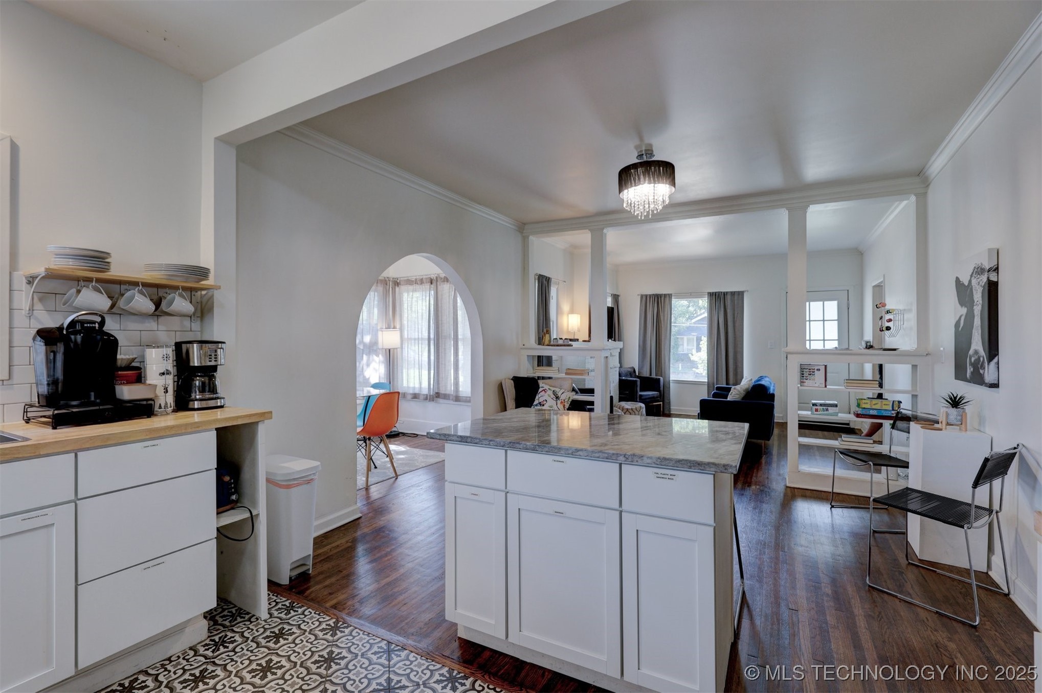 2015 W Easton Street