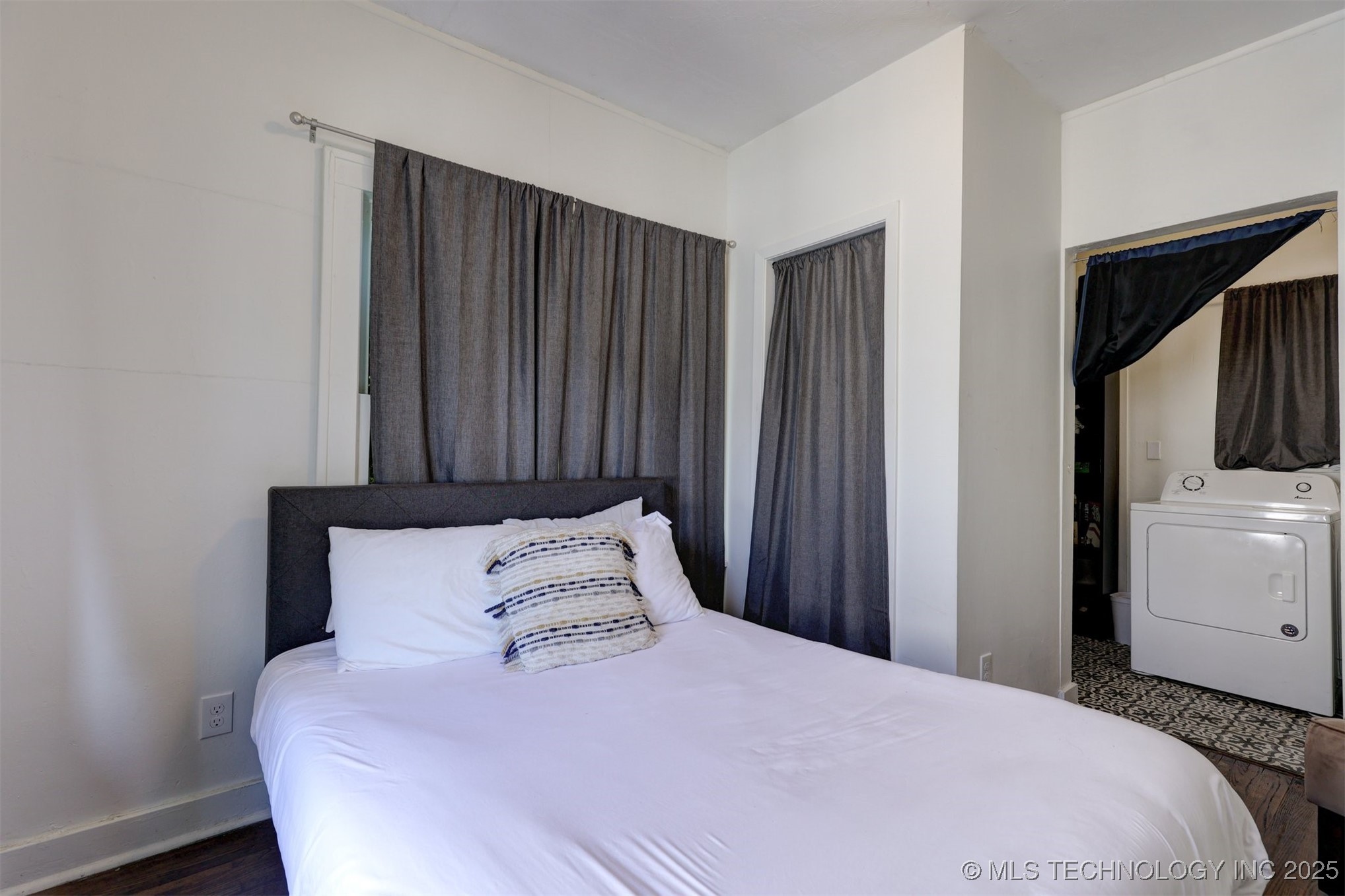 2015 W Easton Street