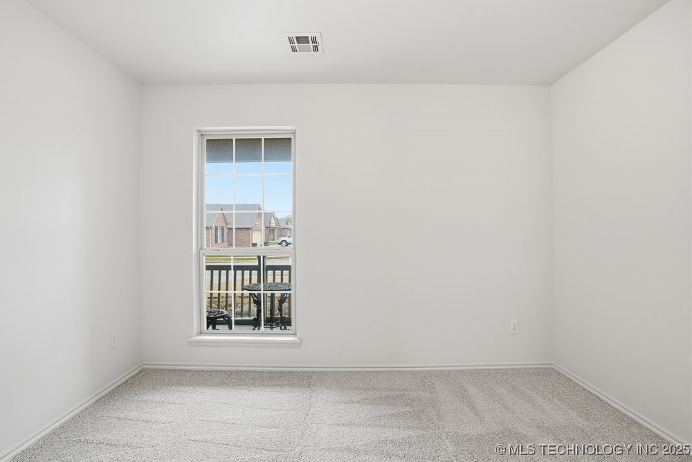 1264 E 145th Place