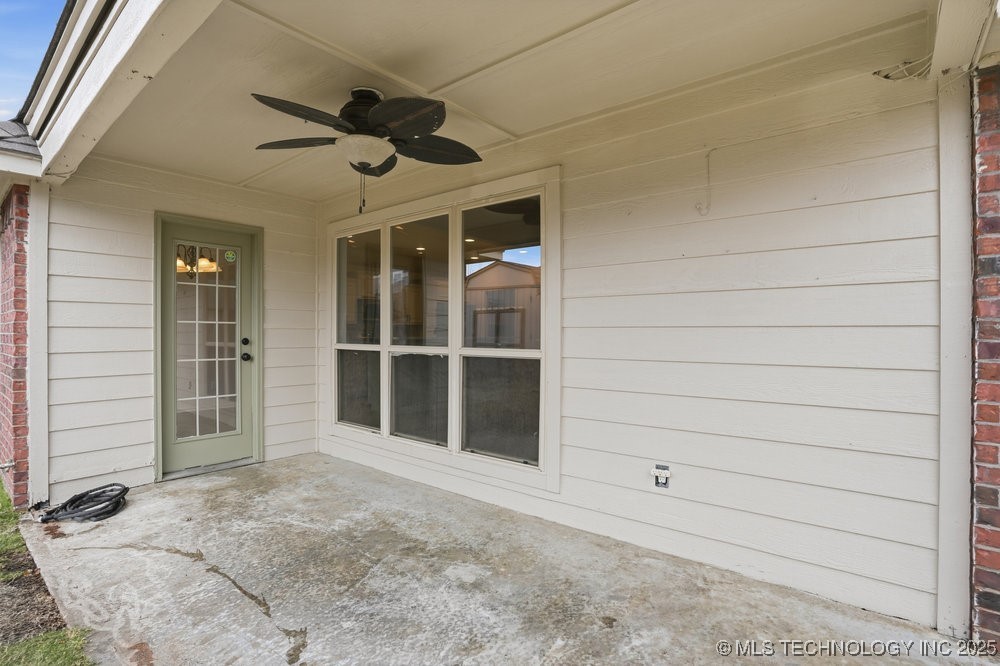 1264 E 145th Place