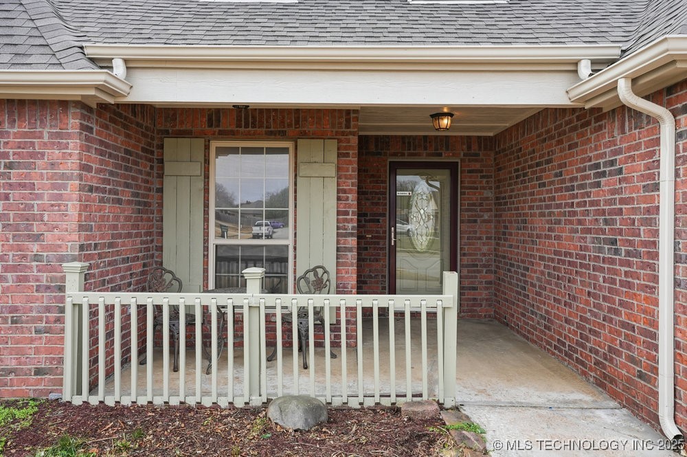 1264 E 145th Place