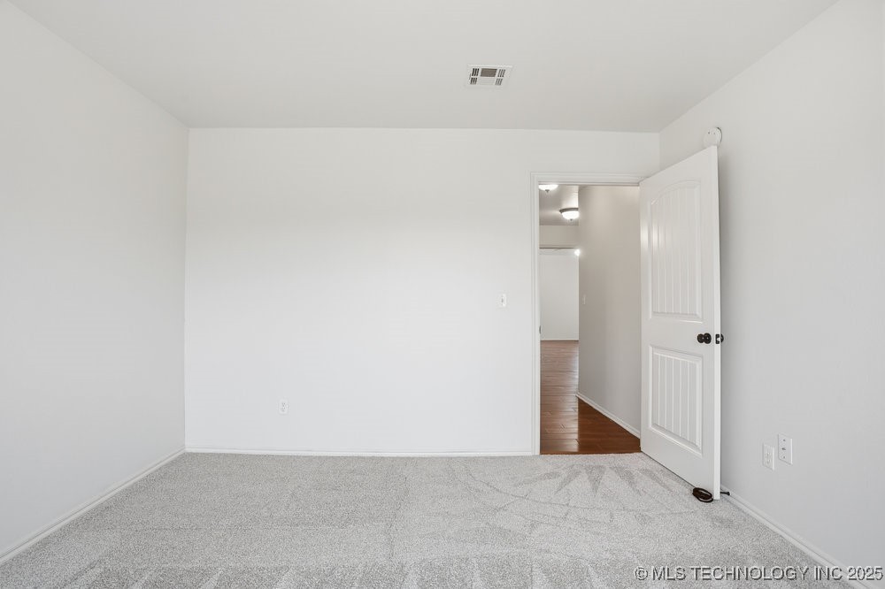 1264 E 145th Place