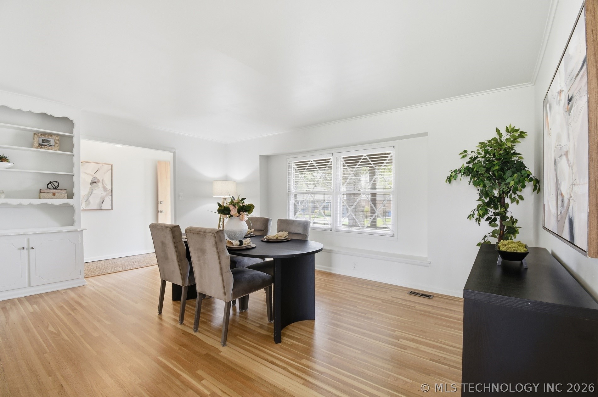 4225 E 52nd Street