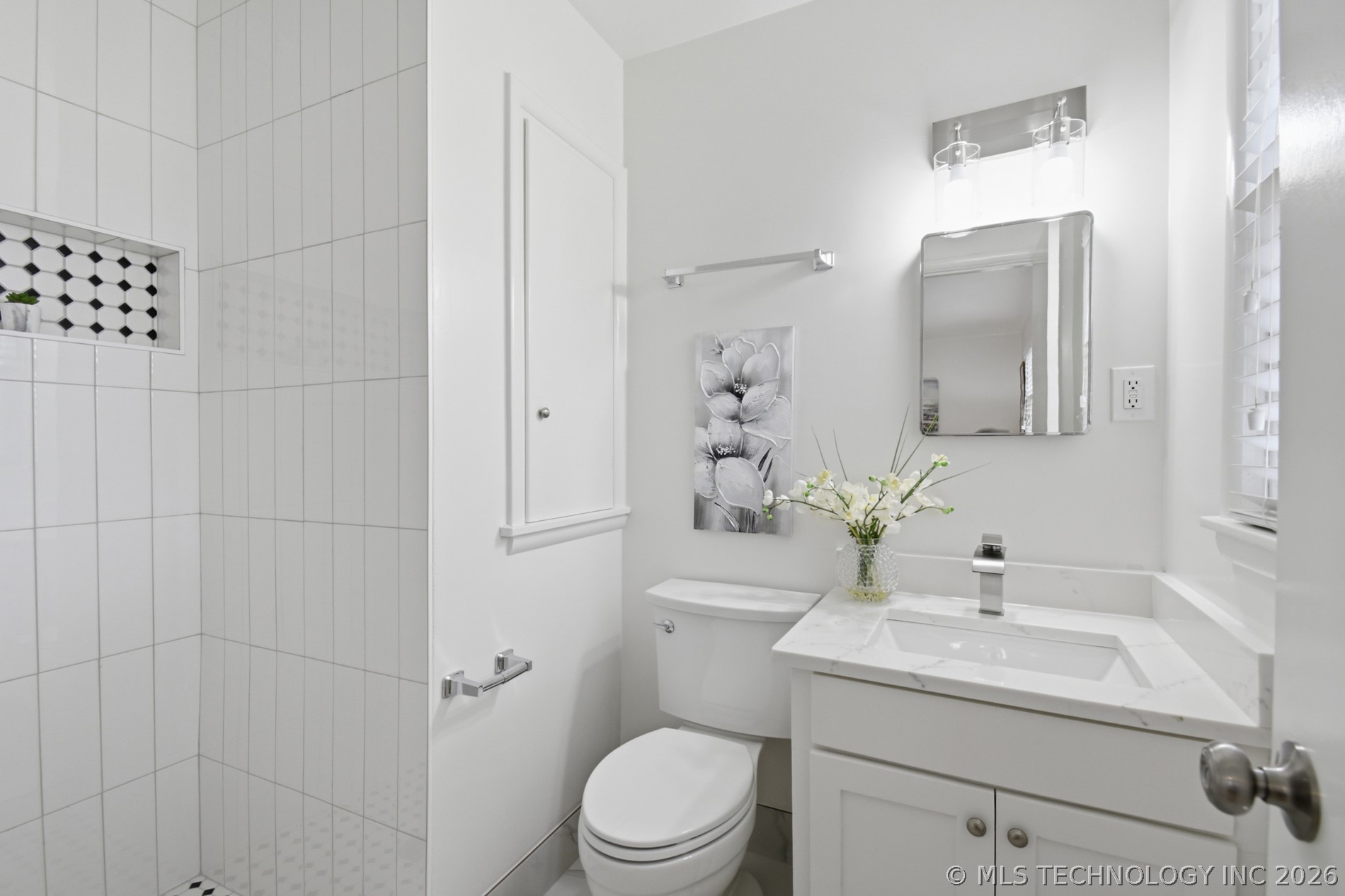 4225 E 52nd Street