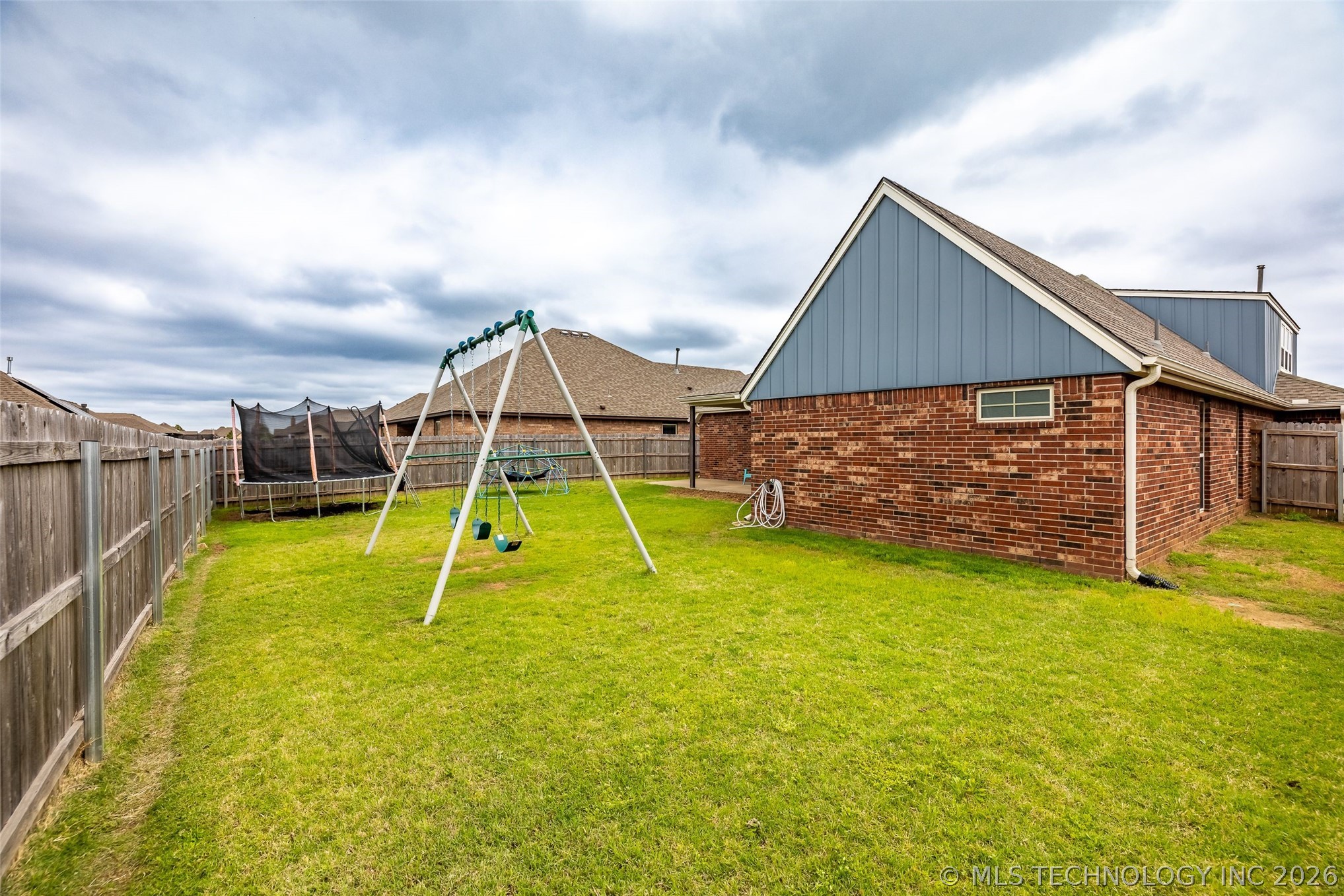 18223 E 49th Place S