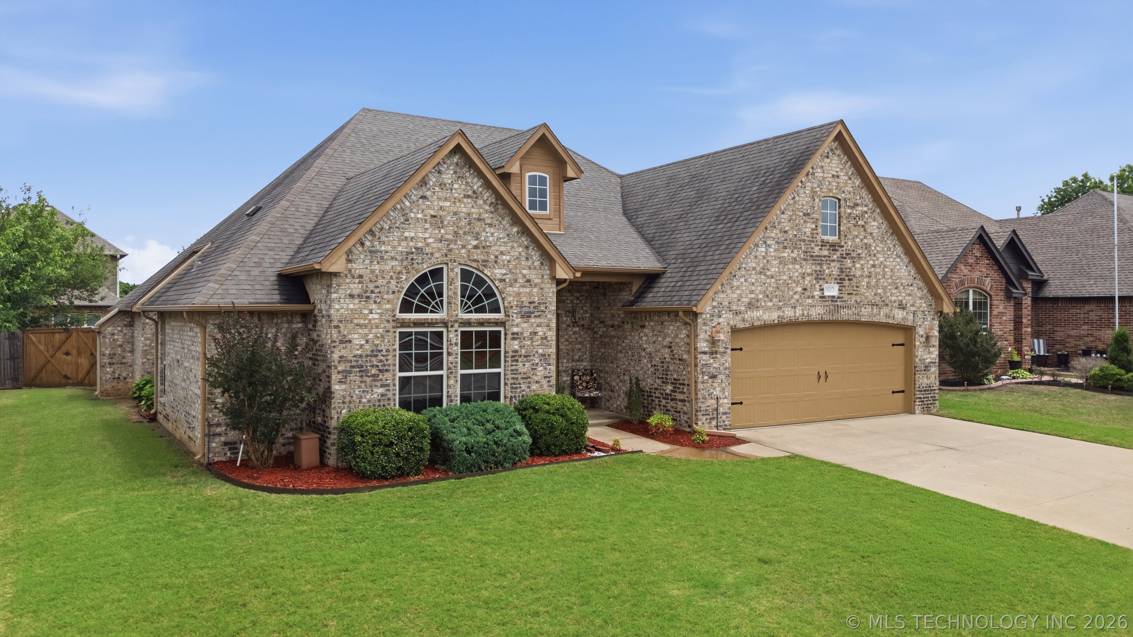 2623 S 15th Place