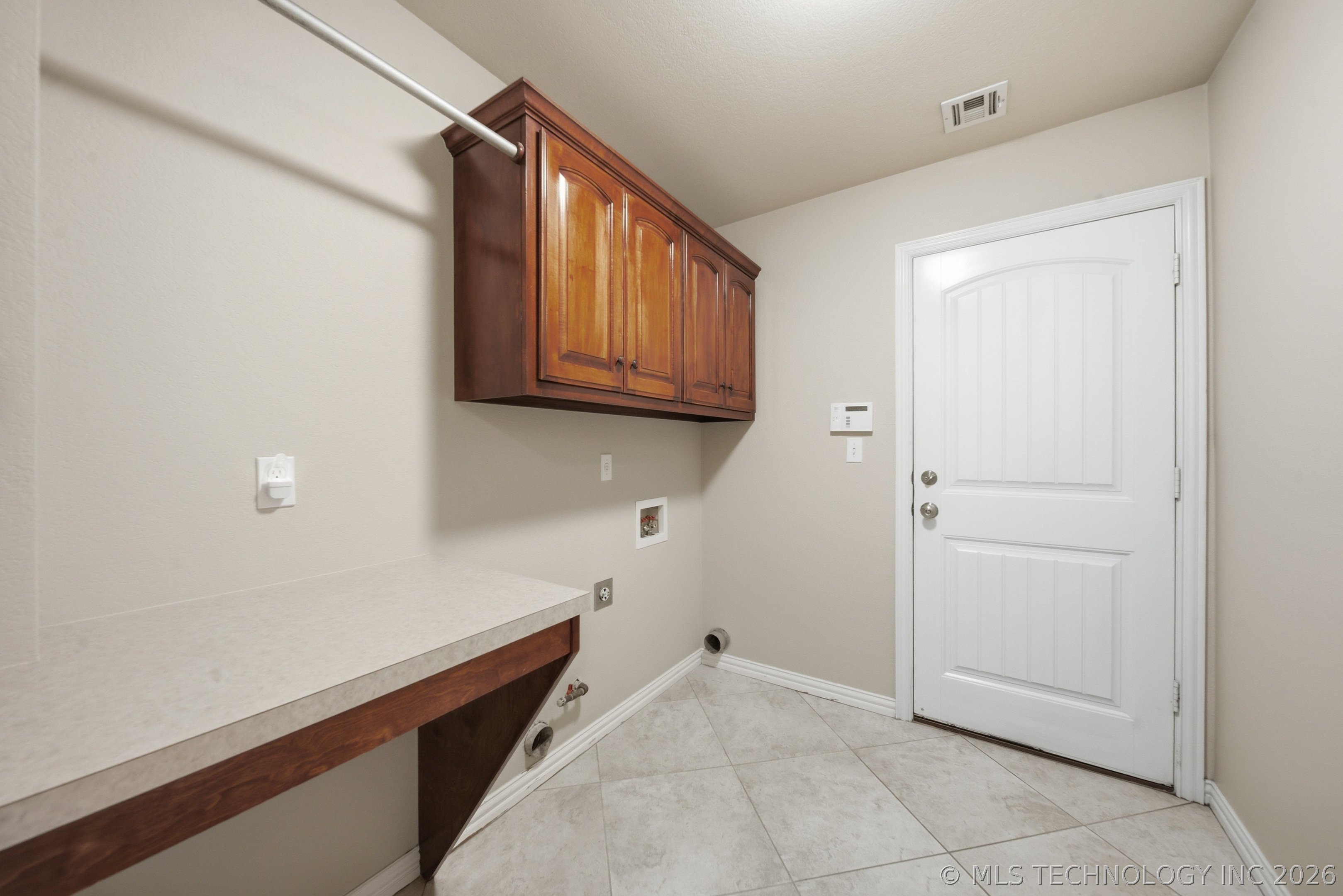 2623 S 15th Place