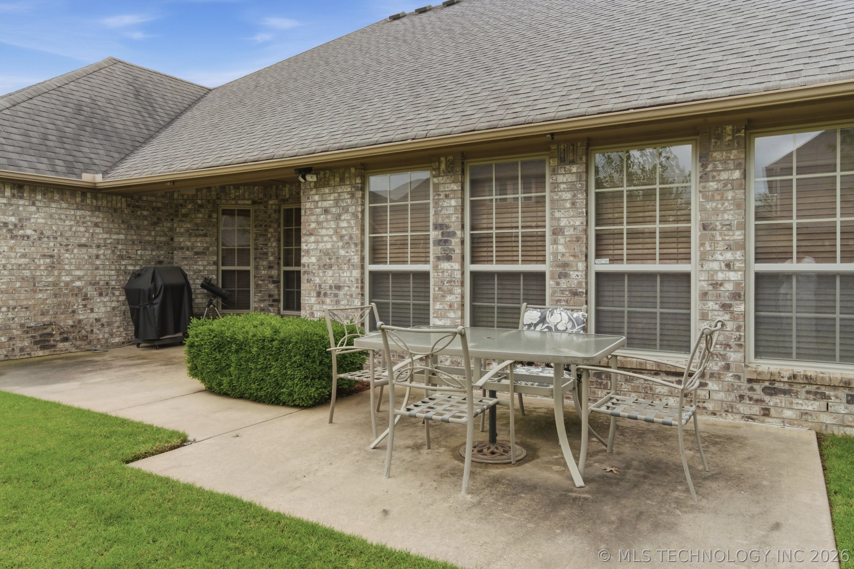 2623 S 15th Place