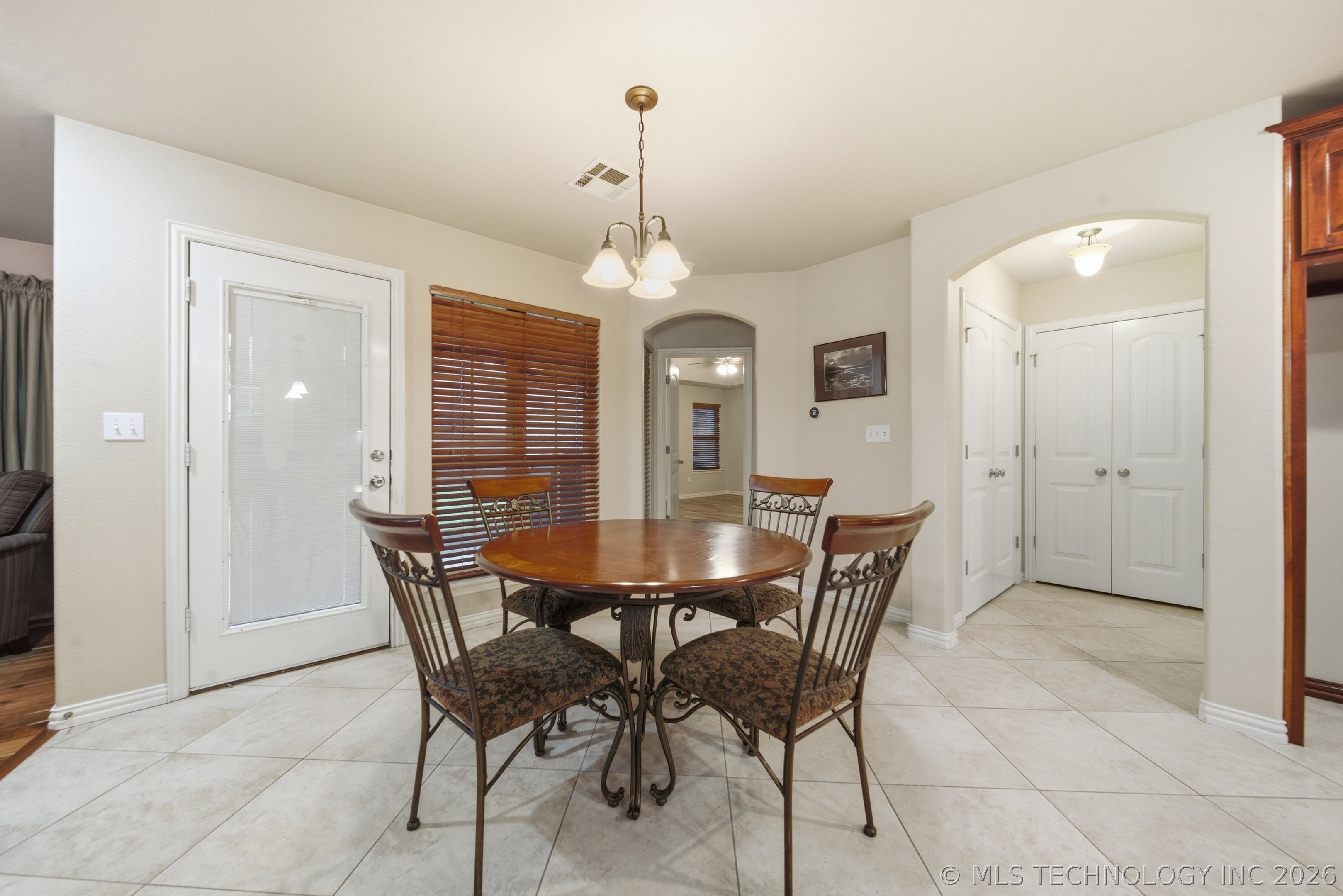 2623 S 15th Place