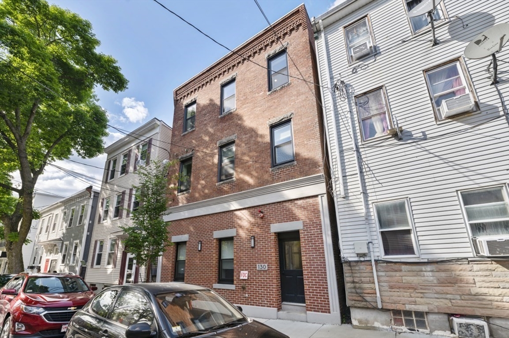 130 Everett St # 3