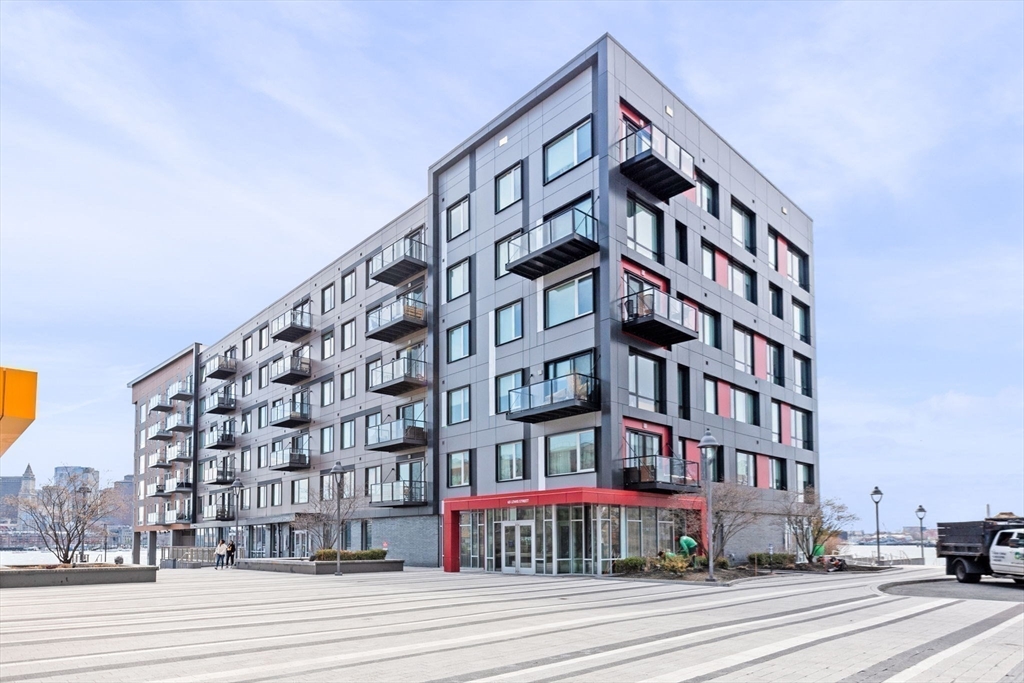 65 Lewis St # 209
