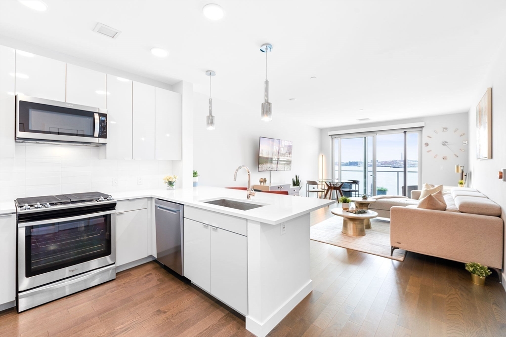 65 Lewis St # 209