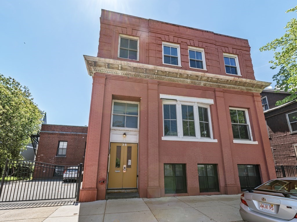 35-39 Saratoga St # 2