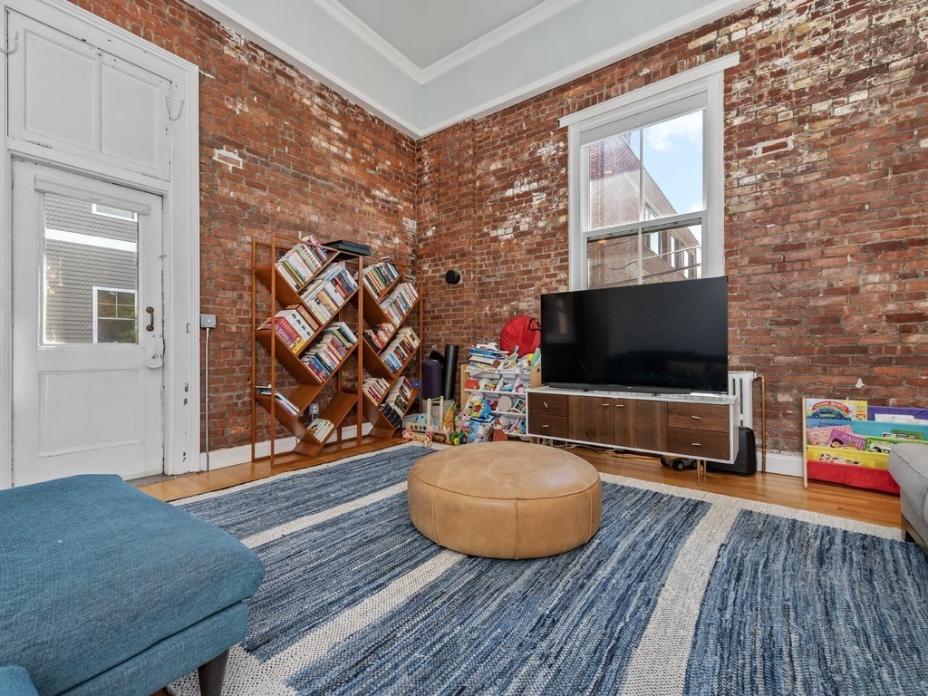 35-39 Saratoga St # 2