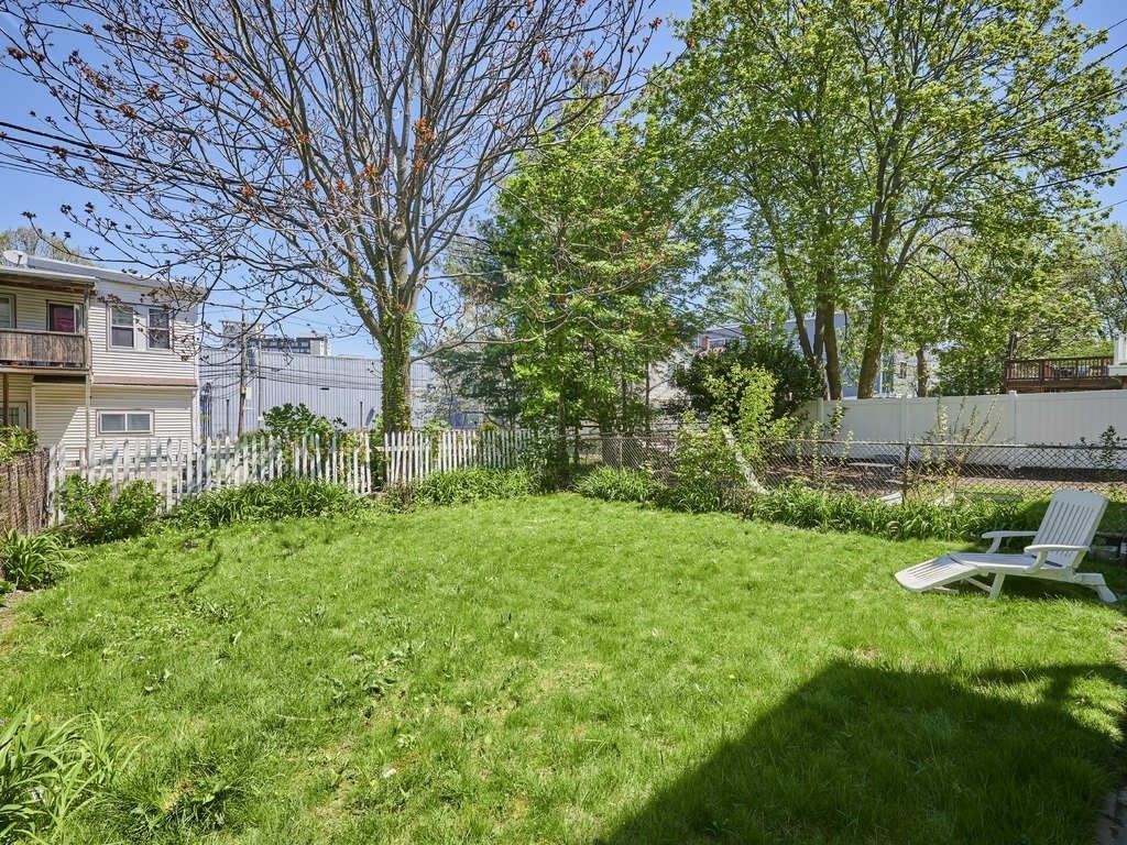 48 Wordsworth St # 2