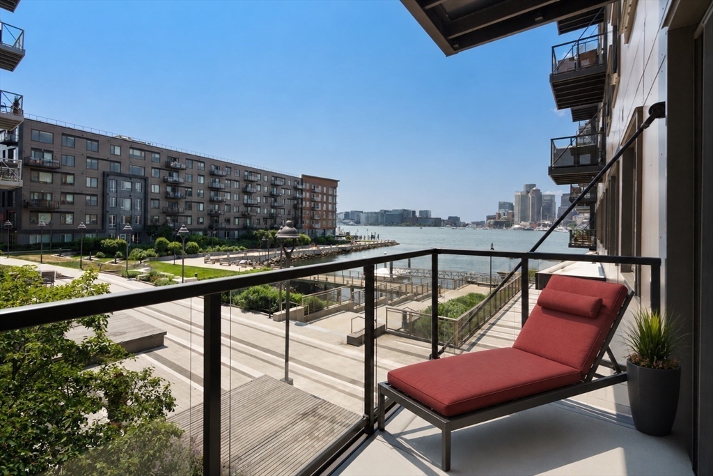 65 Lewis St # 216