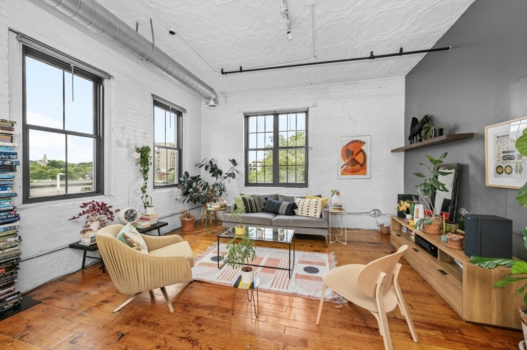 10 Williams St # 44