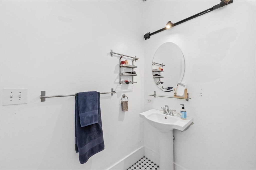 10 Williams St # 44
