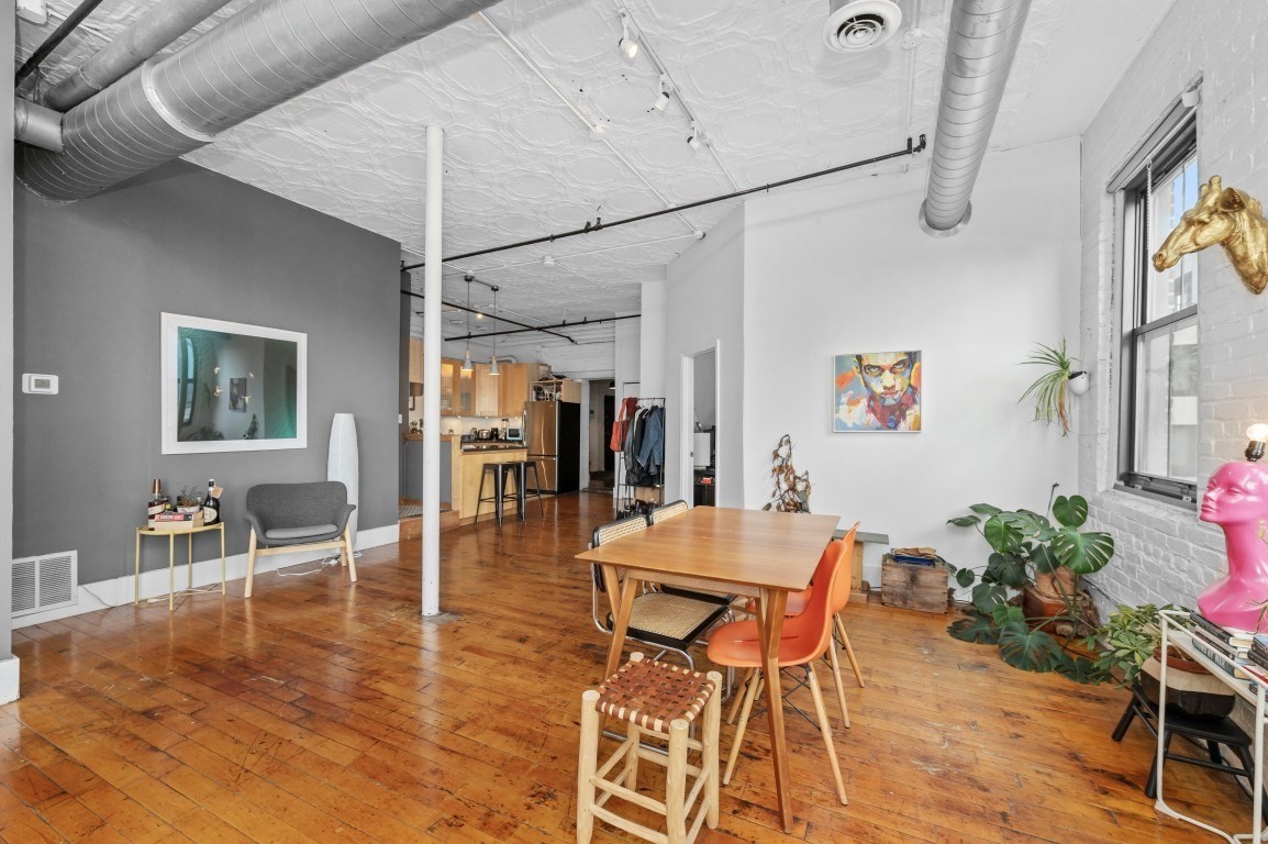 10 Williams St # 44