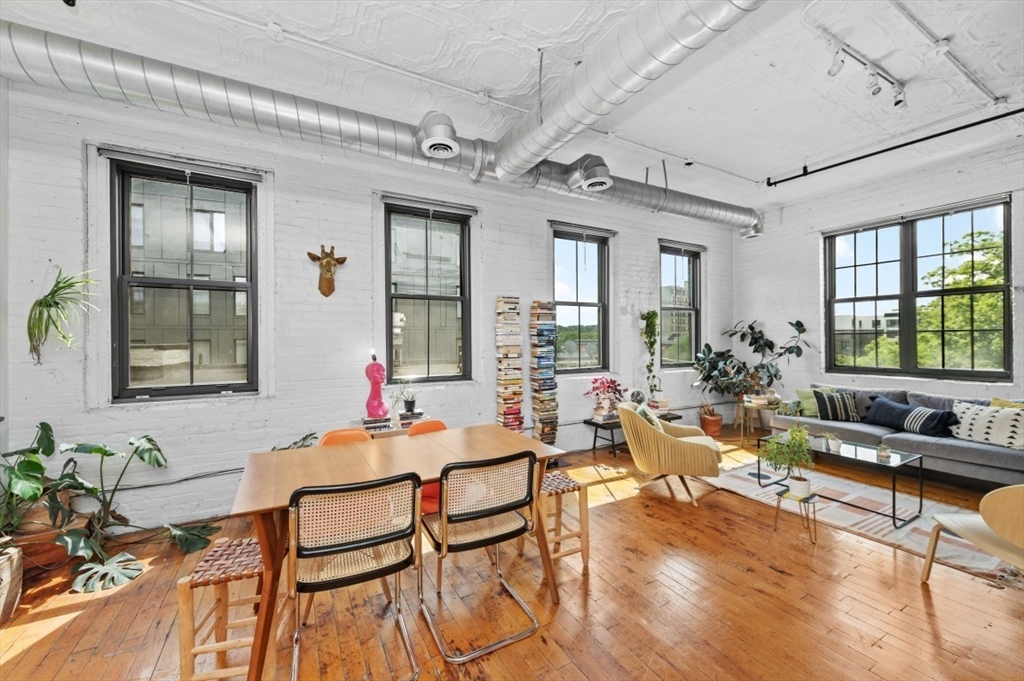 10 Williams St # 44