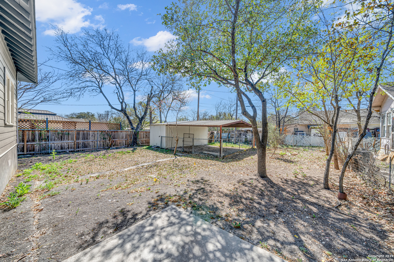 1040 W Rosewood Avenue