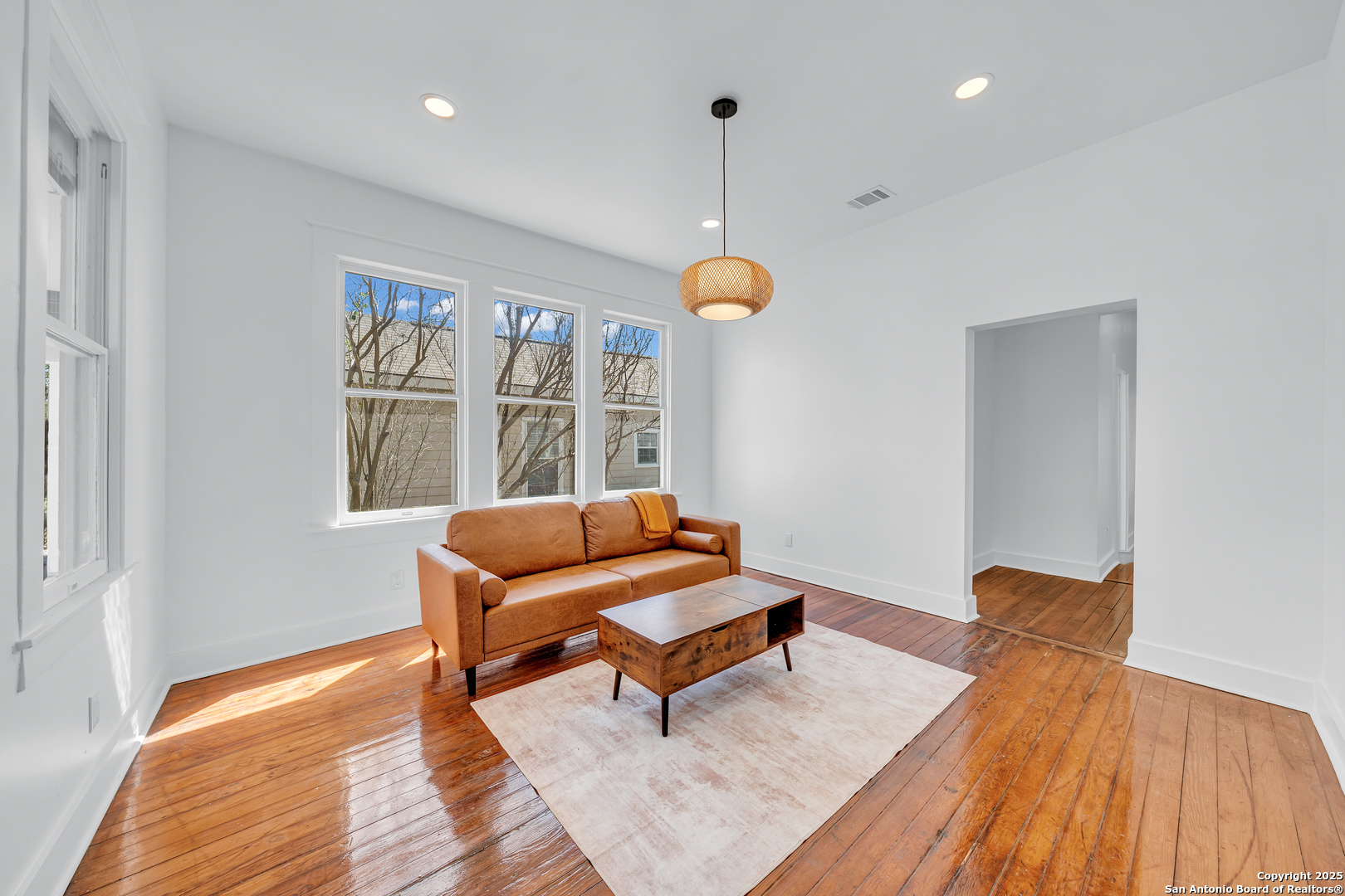 1040 W Rosewood Avenue