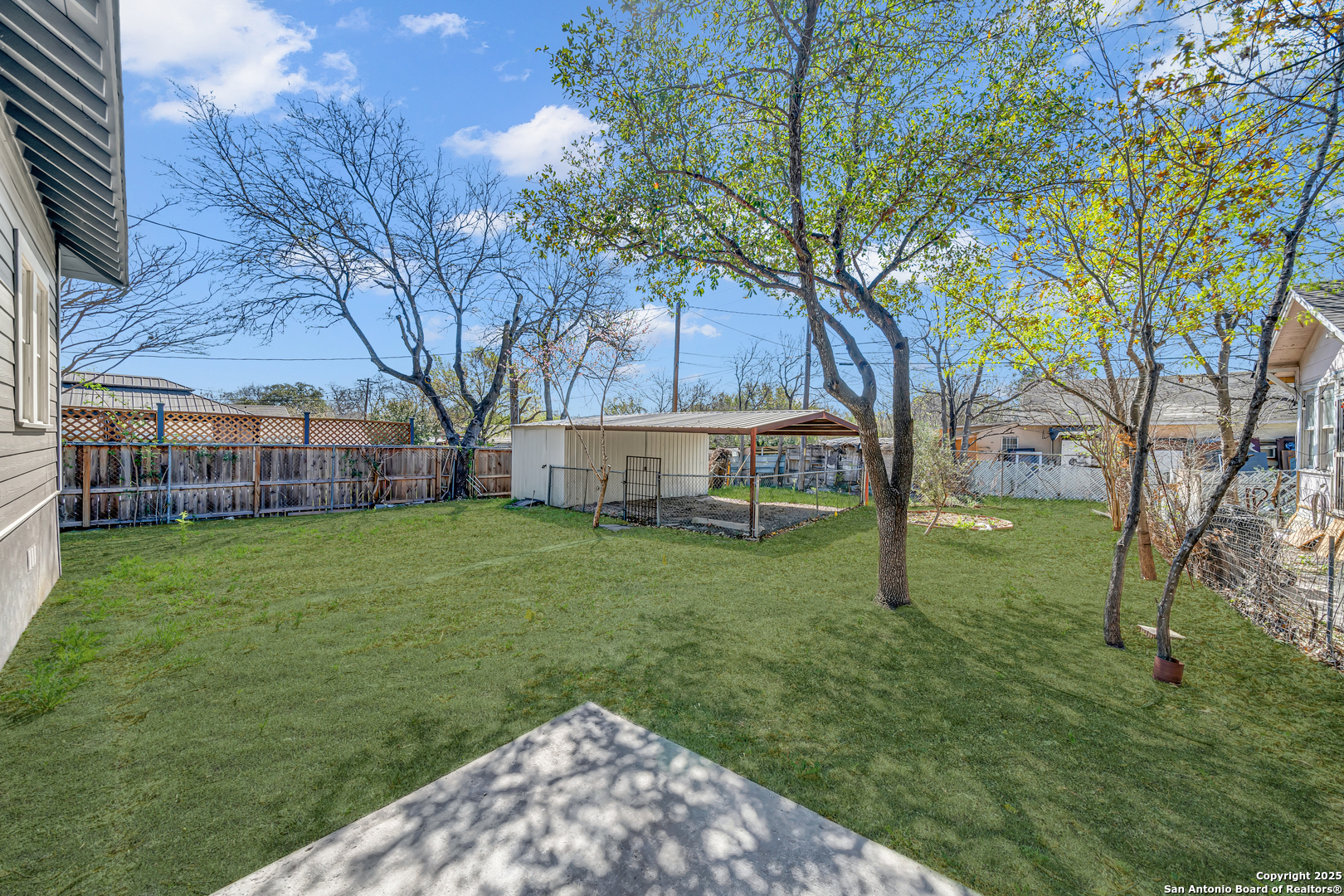 1040 W Rosewood Avenue