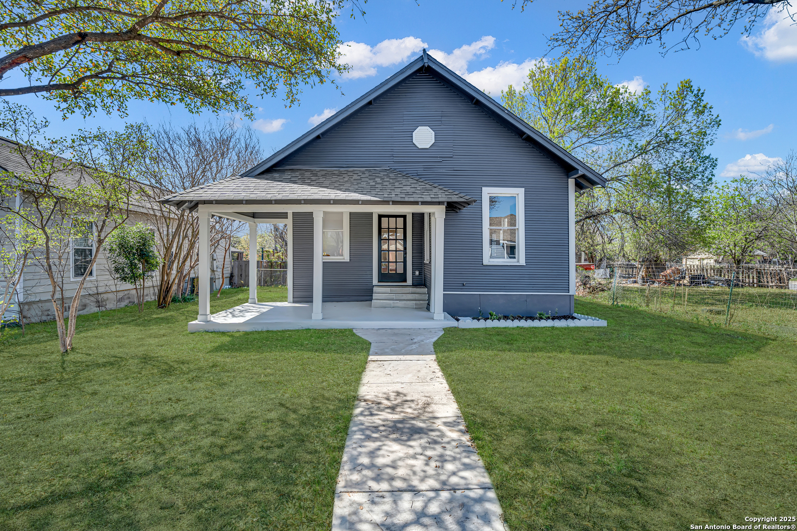 1040 W Rosewood Avenue