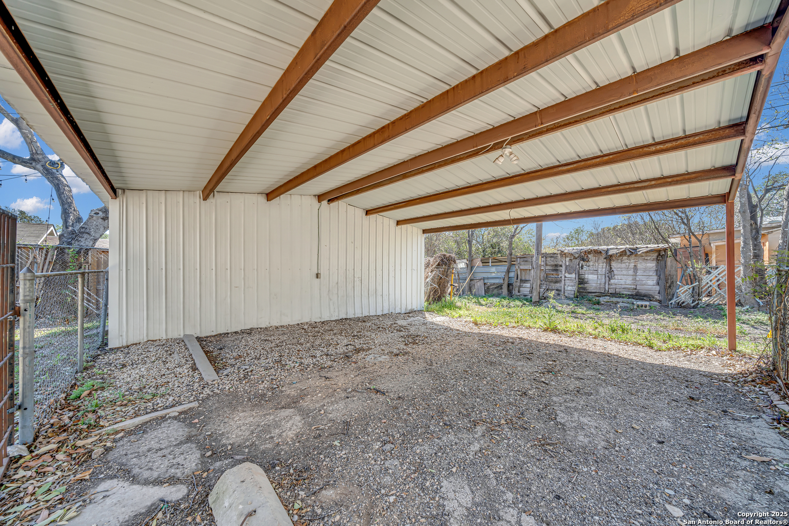 1040 W Rosewood Avenue