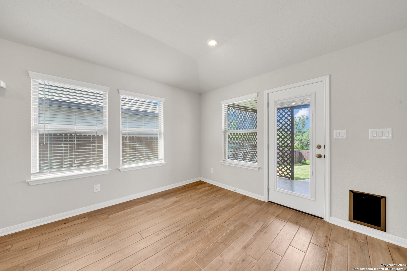 10206 Juniper Oaks