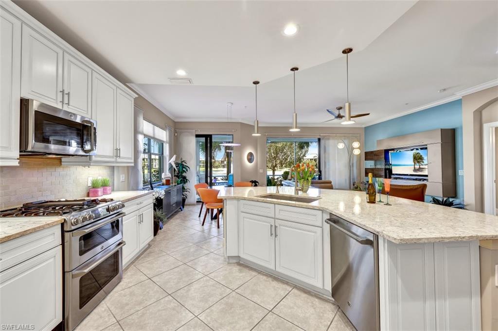 2137 Frangipani CIR Unit: 3-101