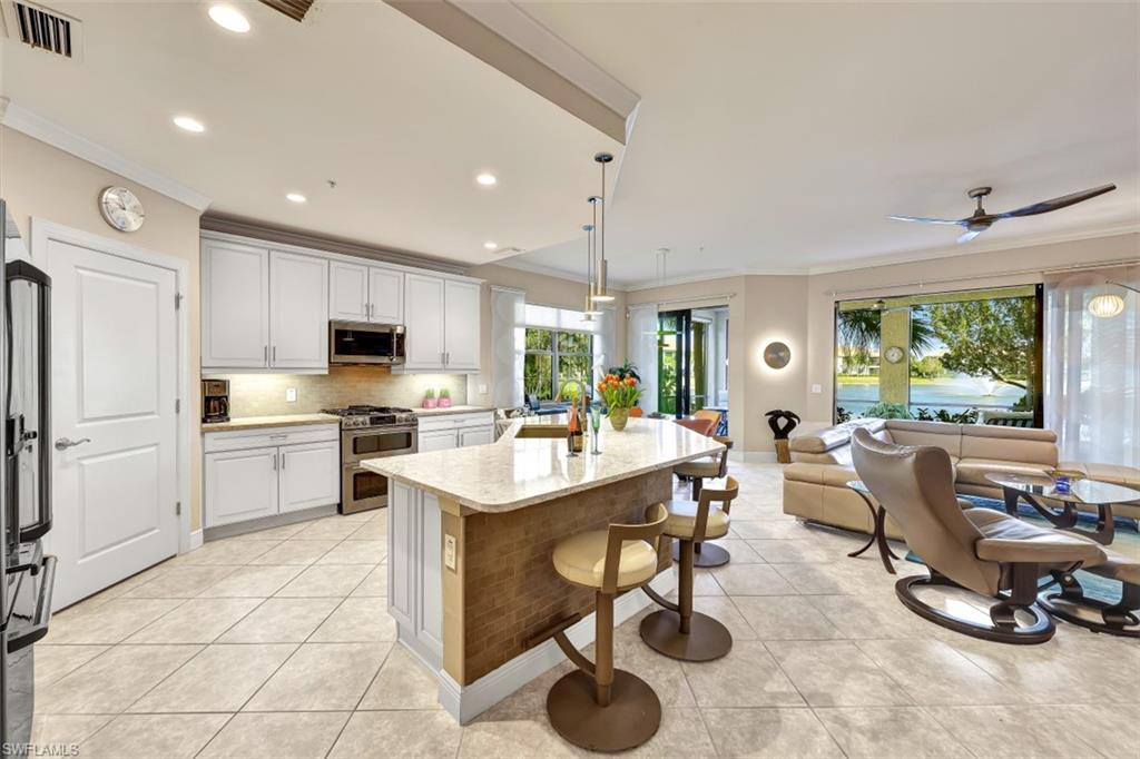 2137 Frangipani CIR Unit: 3-101