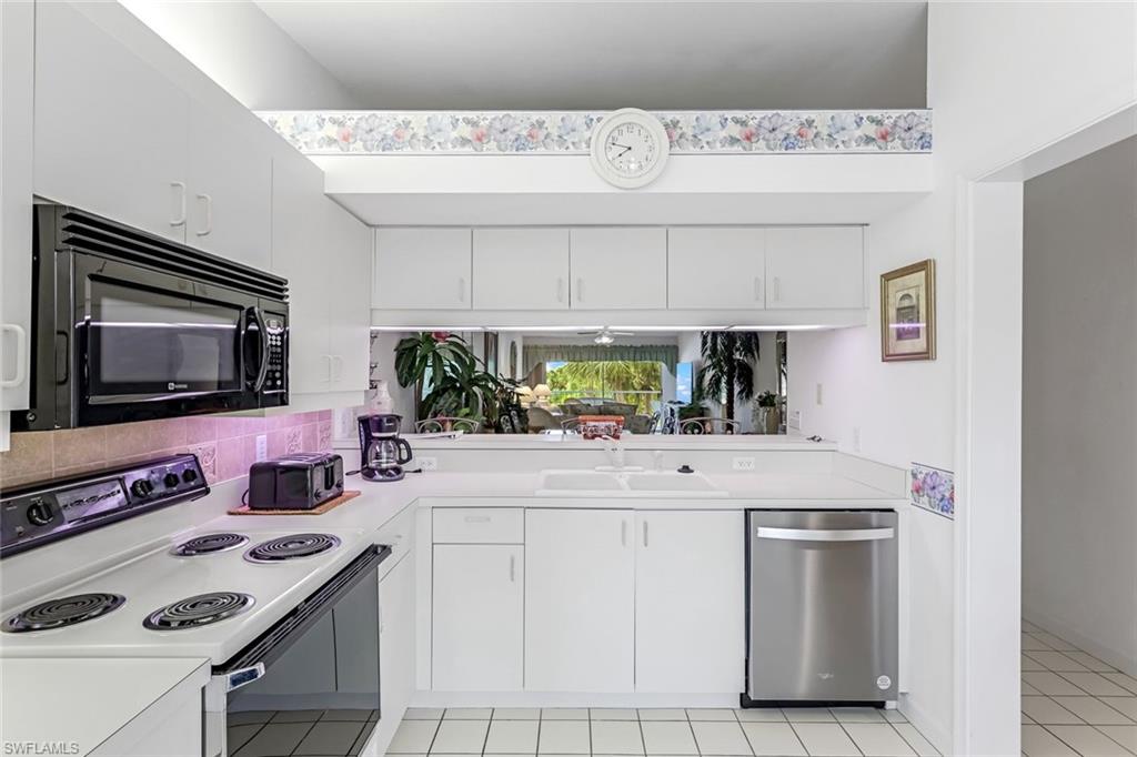 2420 Hidden Lake DR # 1006, NAPLES Unit: 1006