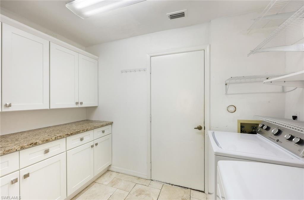 658 Lambton LN