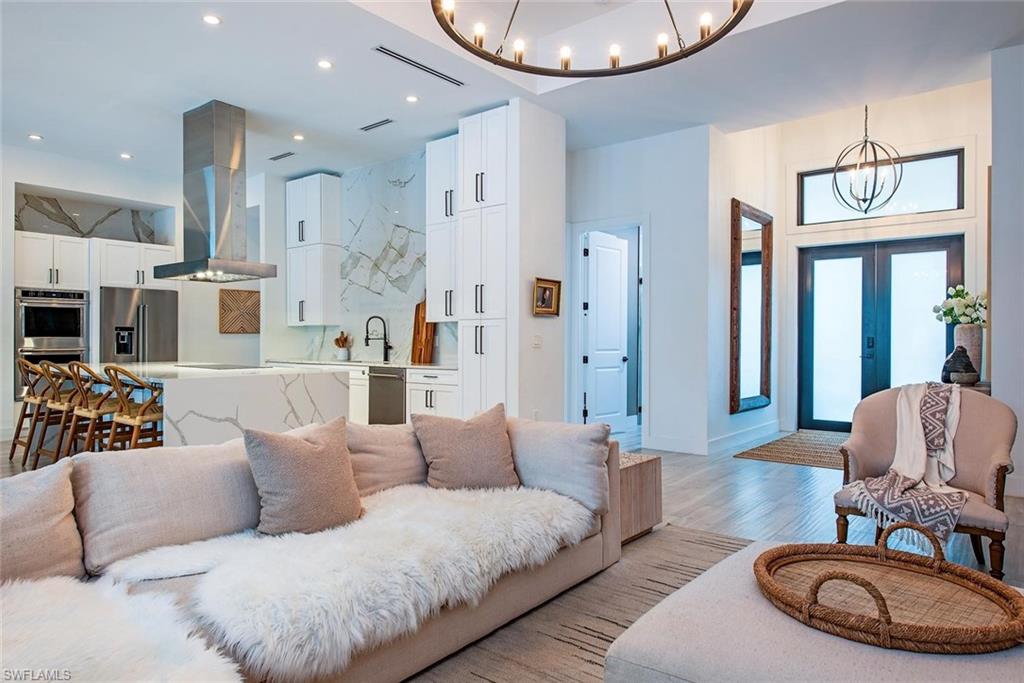 12 35th AVE NW