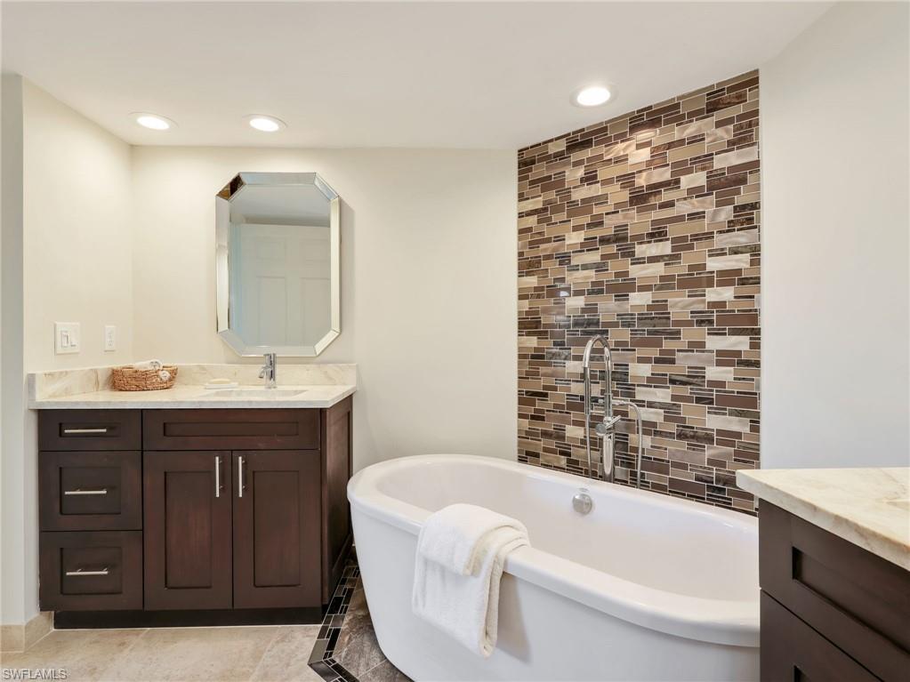 25 Bluebill AVE 204