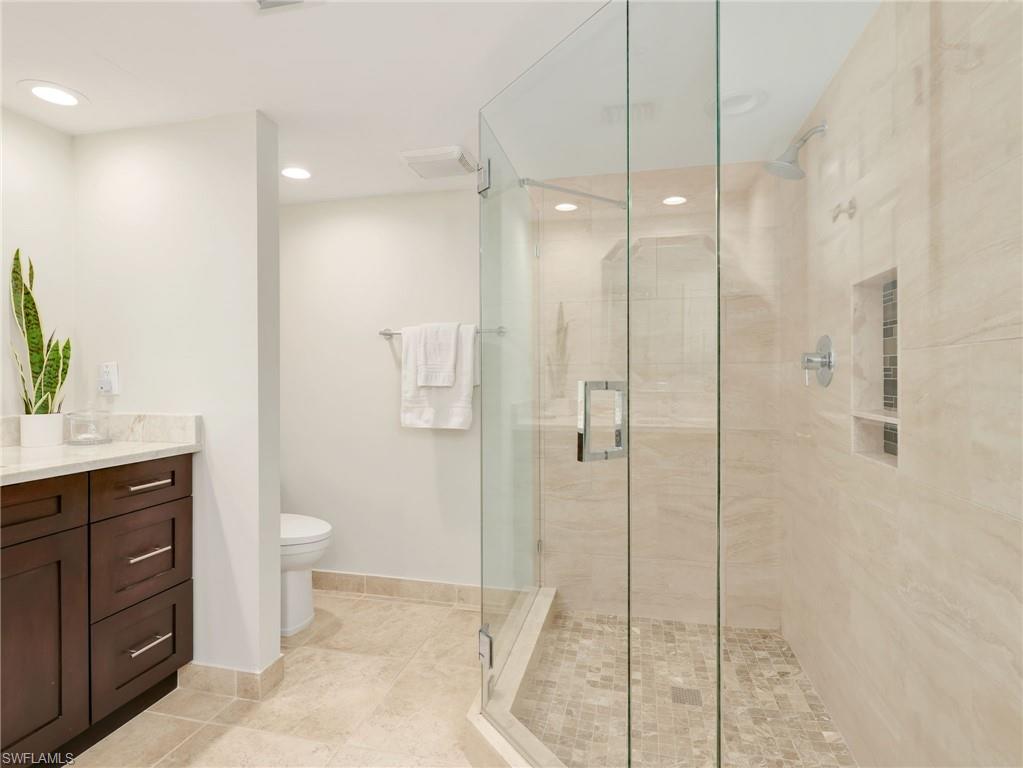 25 Bluebill AVE 204