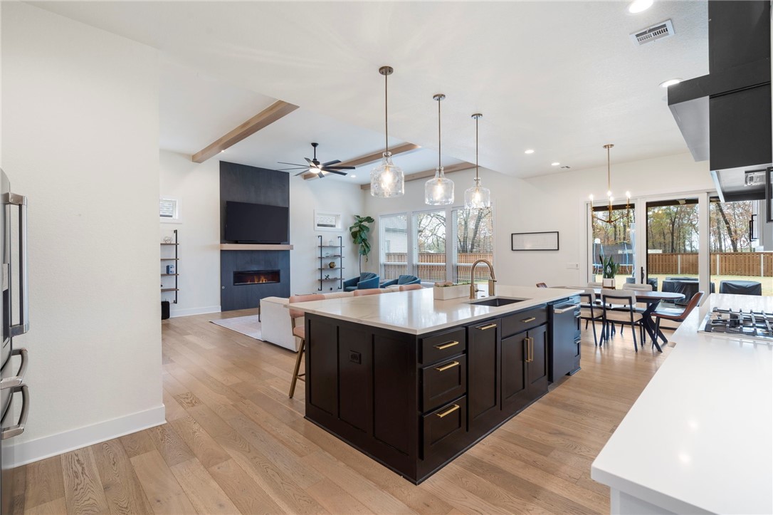 4404 S 87th Place