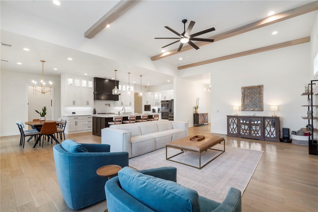 4404 S 87th Place