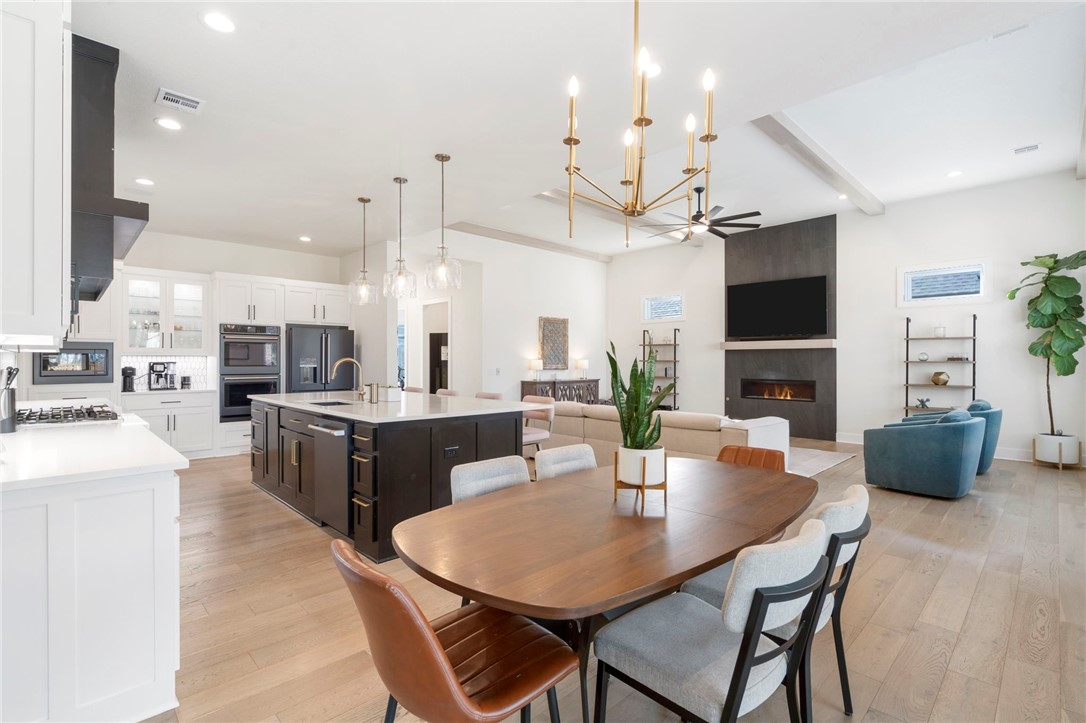 4404 S 87th Place