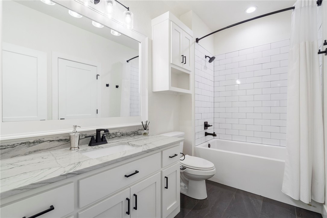 4404 S 87th Place