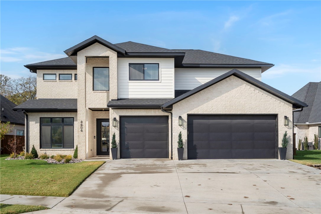 4404 S 87th Place