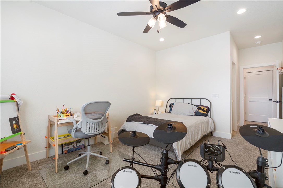 4404 S 87th Place