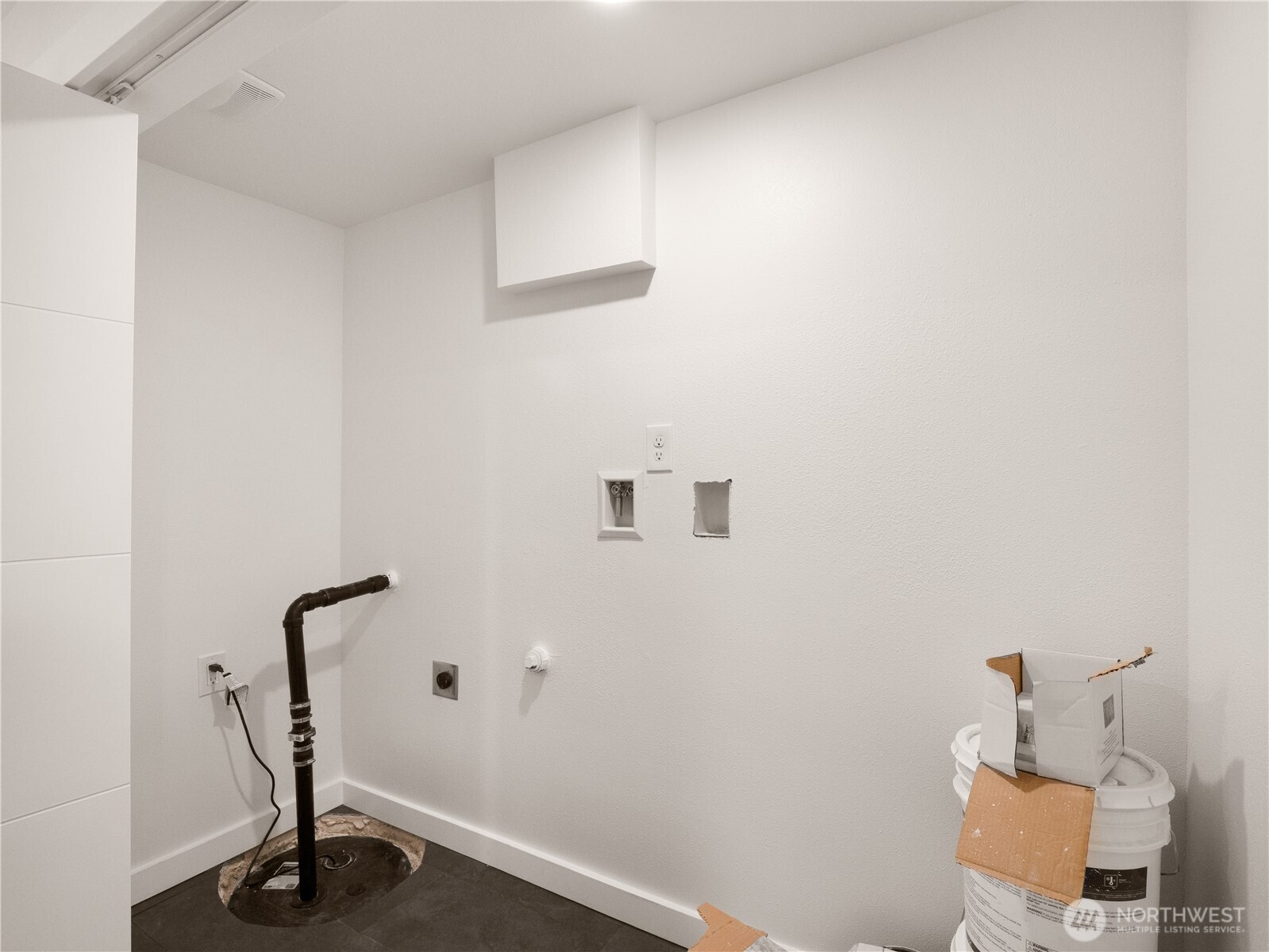 4832 S Graham Street