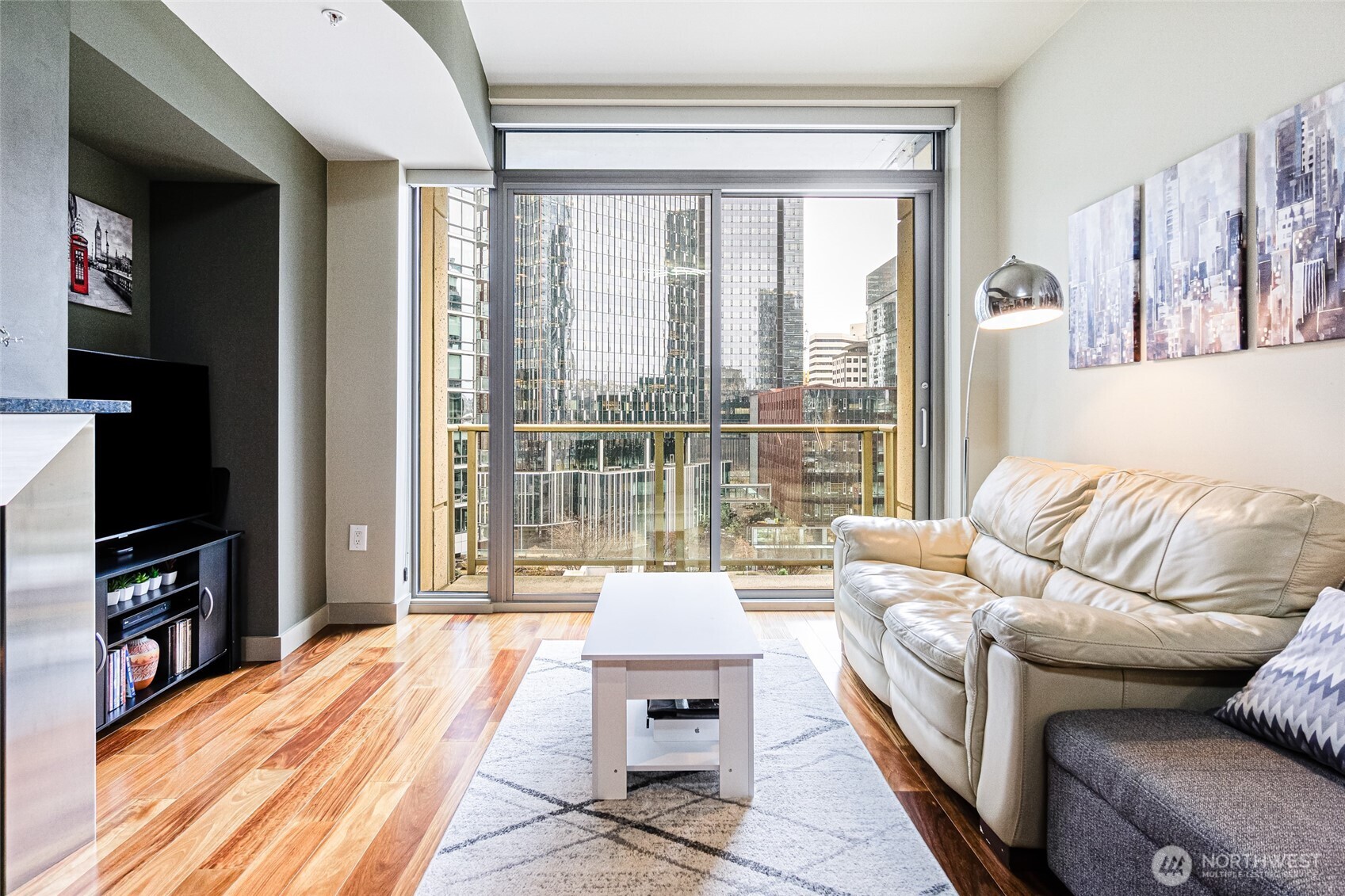 900 Lenora Street Unit: 804