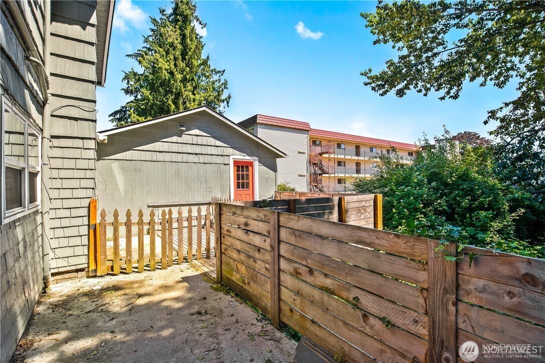 11806 Glendale Way S Unit: AB&C