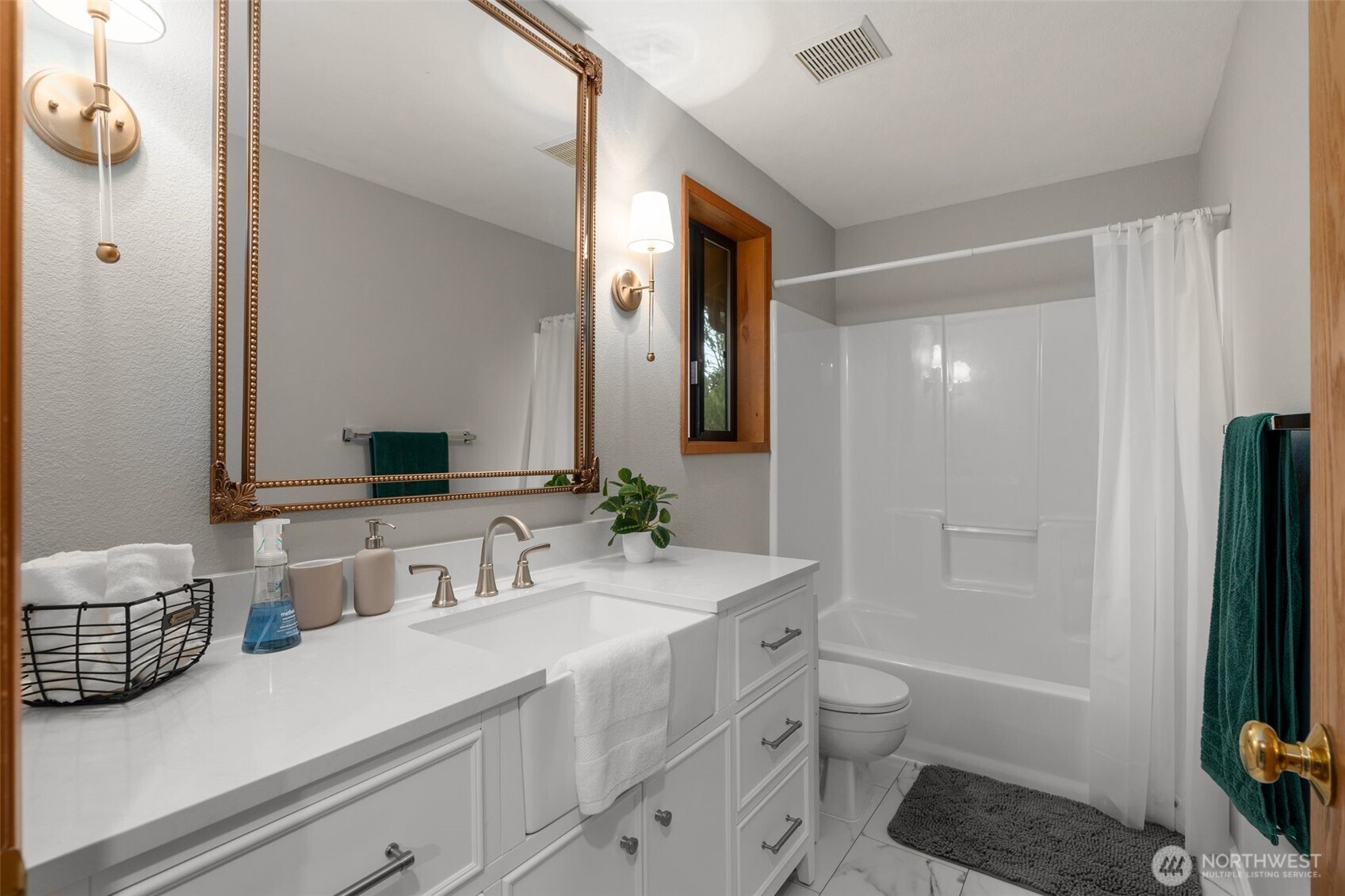 18557 W Lake Desire Drive SE