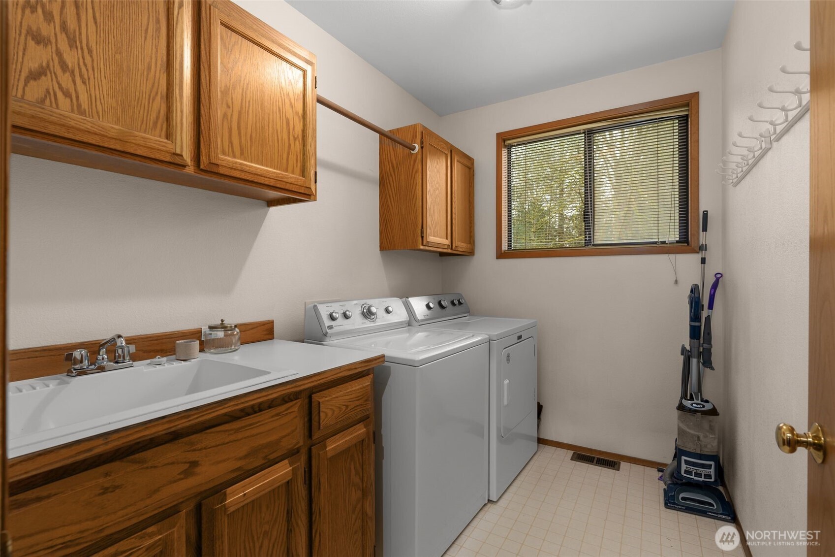 18557 W Lake Desire Drive SE