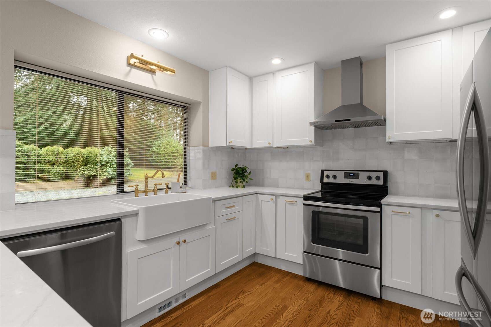 18557 W Lake Desire Drive SE