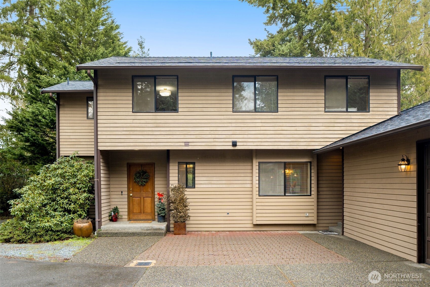 18557 W Lake Desire Drive SE